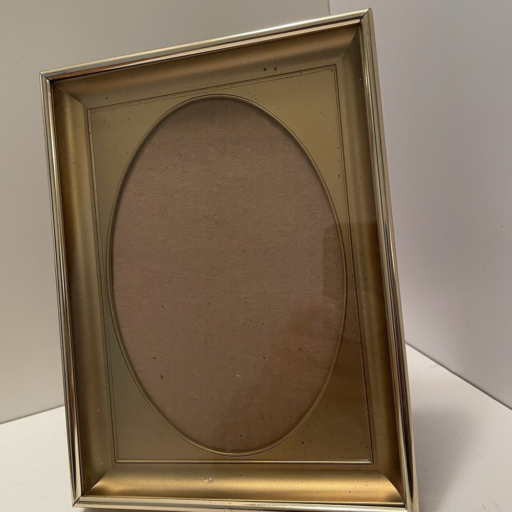 Vintage Gold Metal Shadow Box Picture Frame with Oval Mat 5 X 7 Retro MCM